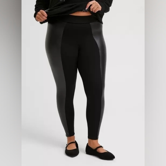Torrid Full-Length Inset Legging with Faux Leather - Black - NWT - Size 4 - Picture 3 of 5